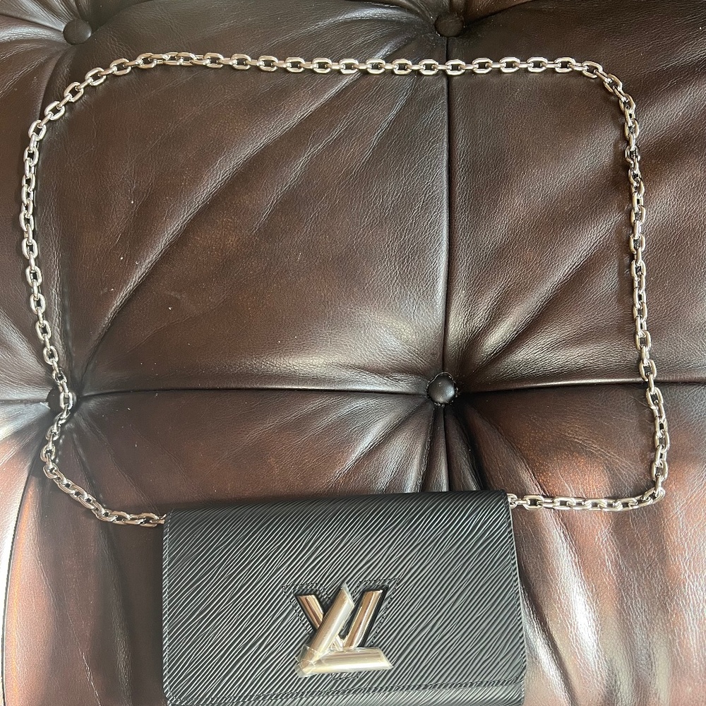 Louis Vuitton Epic twist chain wallet, black